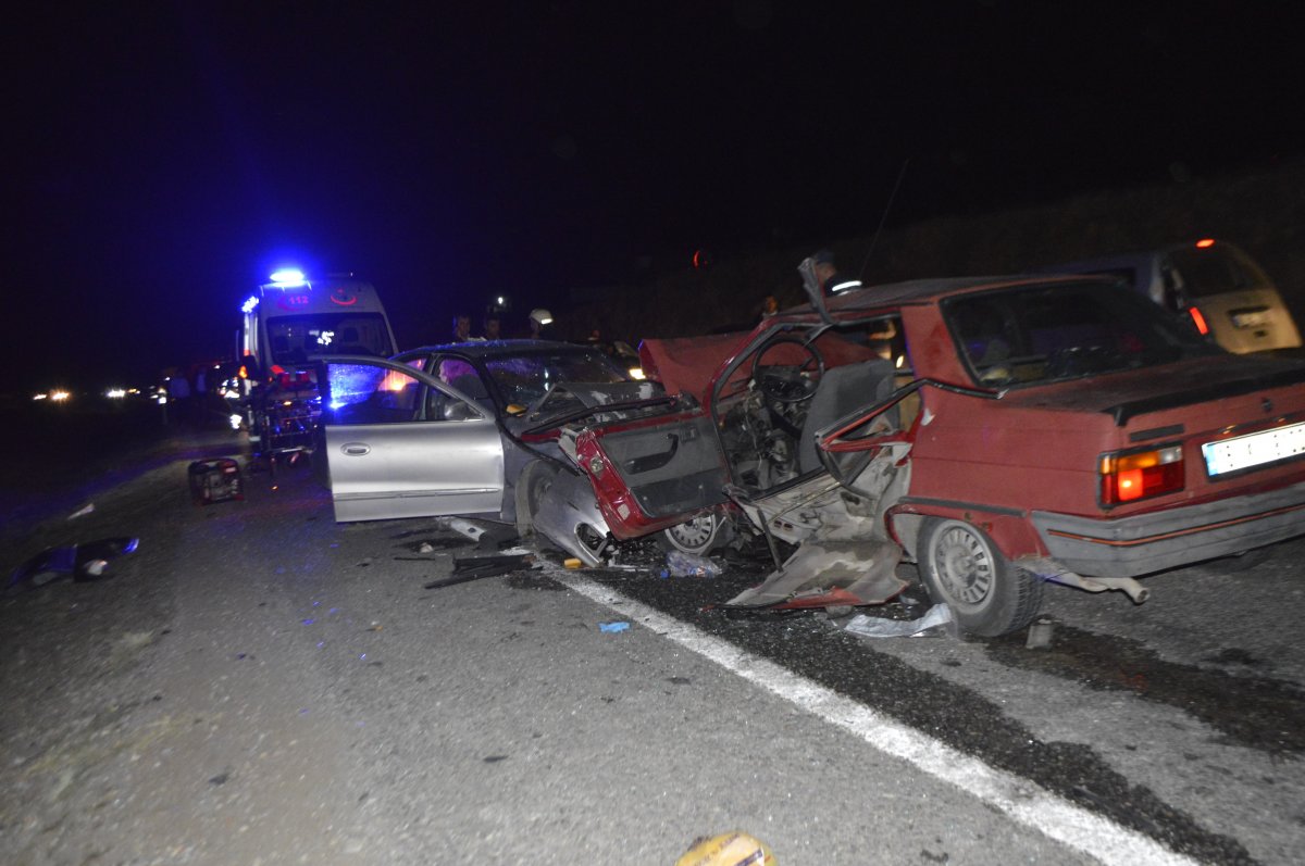 i Kütahya'da trafik kazasında 1 kişi öldü, 3 kişi yaralandı