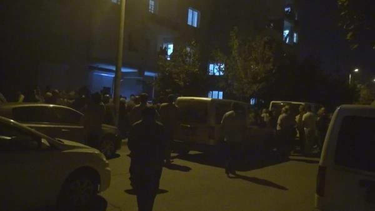 İzmir'de tartıştığı üvey kardeşini bıçakladı