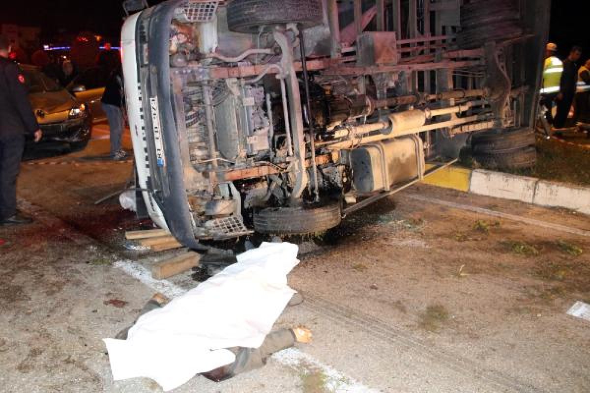 d Düzce'deki zincirleme trafik kazasında 1 ölü 4 yaralı