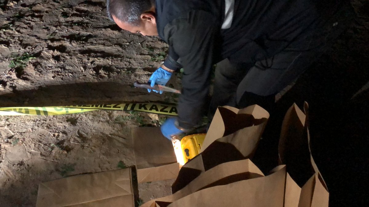 i Telefonlarına bakmadığı için genç kadını bıçakla öldürdü