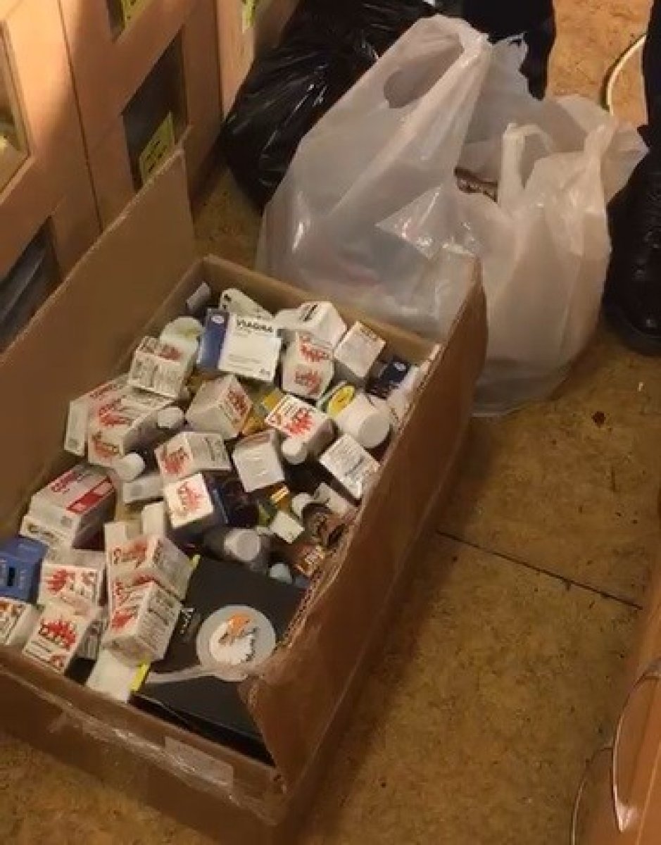 İzmir'de kaçak mallara operasyon düzenlendi