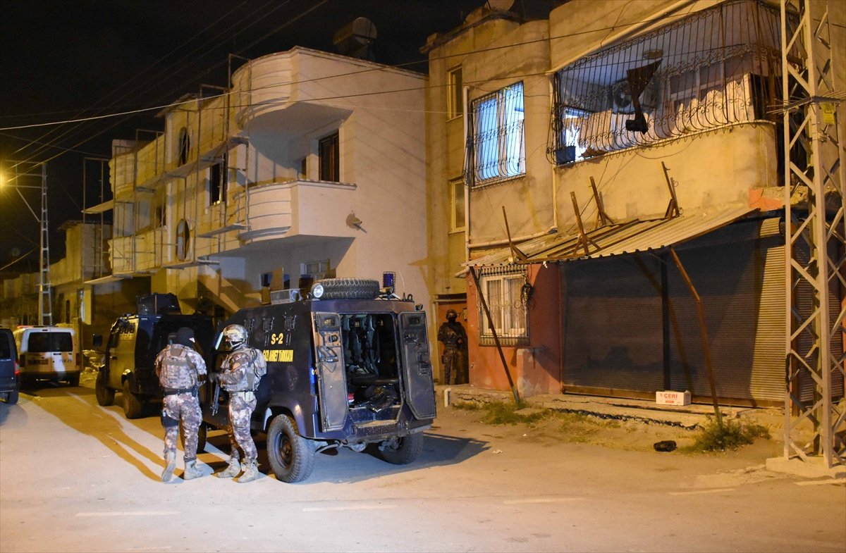 a Adana'da DEAŞ'a yönelik şafak operasyonu yapıldı