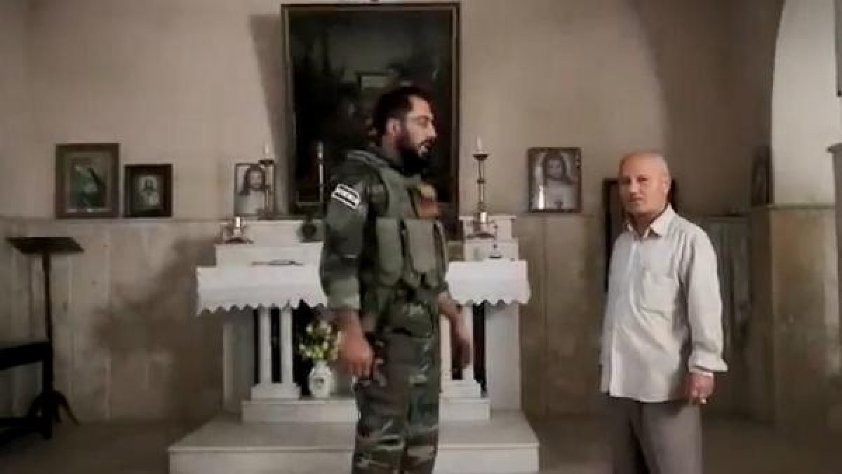 d Patlayıcılardan temizlenen kilise Hristiyanlara verildi