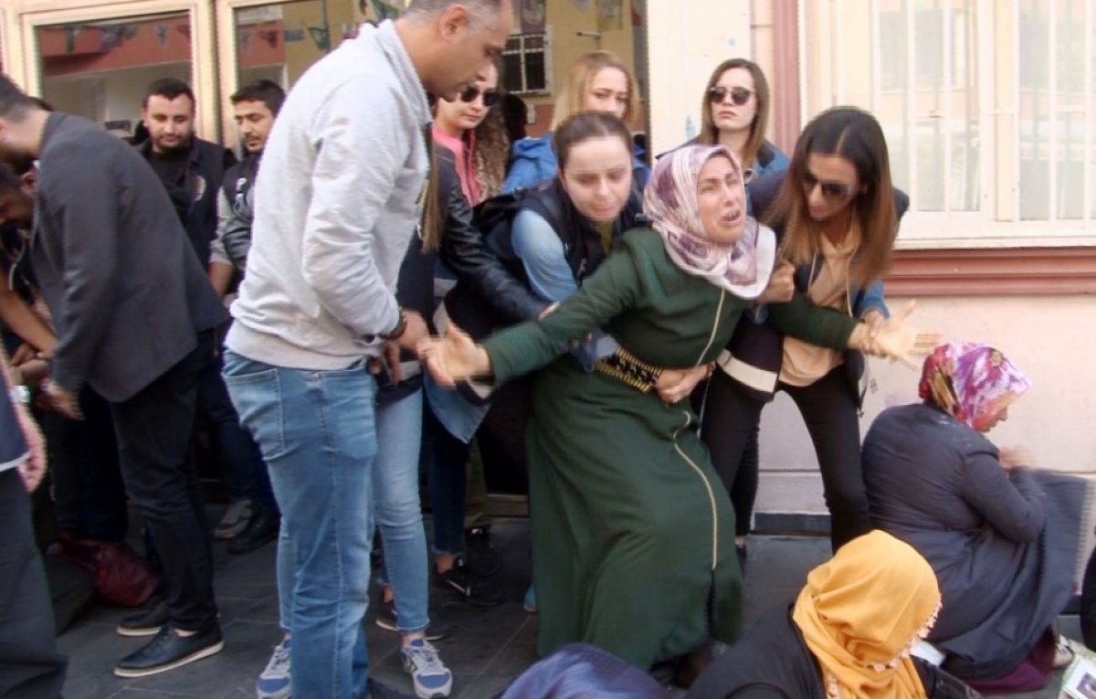 i Diyarbakır HDP il binası önünde gerginlik