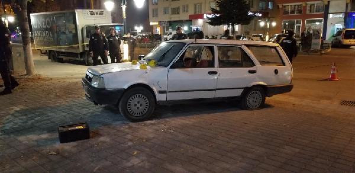 d Polis merkezi önünde silahlı saldırı gerçekleştirdi