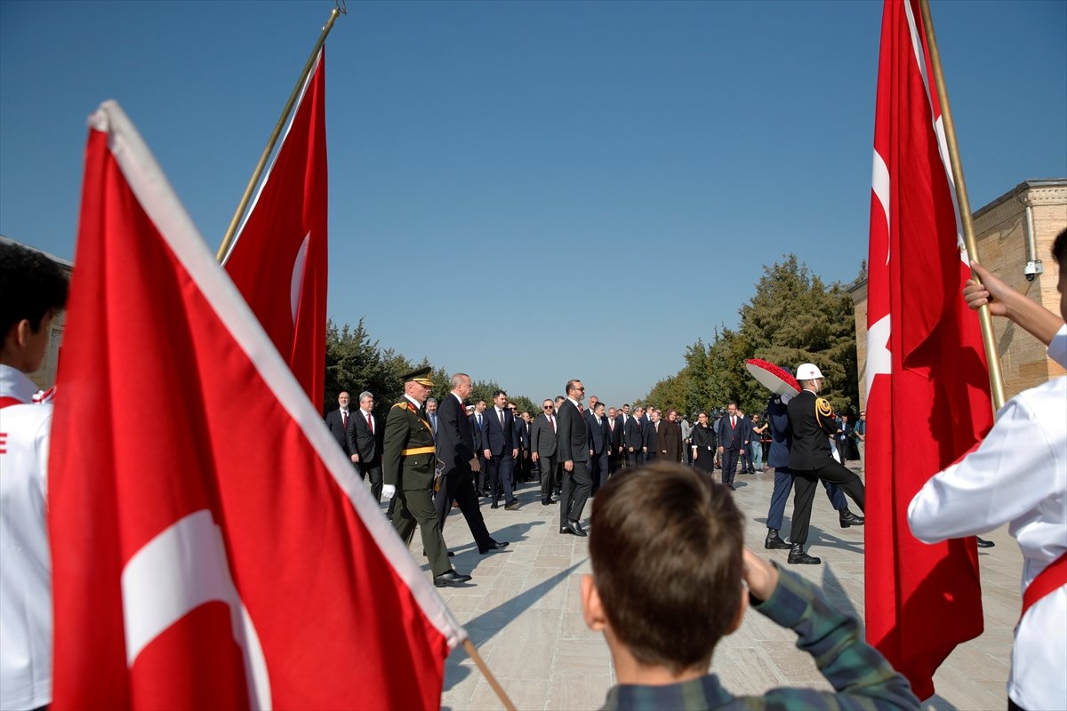 a 29 Ekim'de devlet erkânı Anıtkabir'de