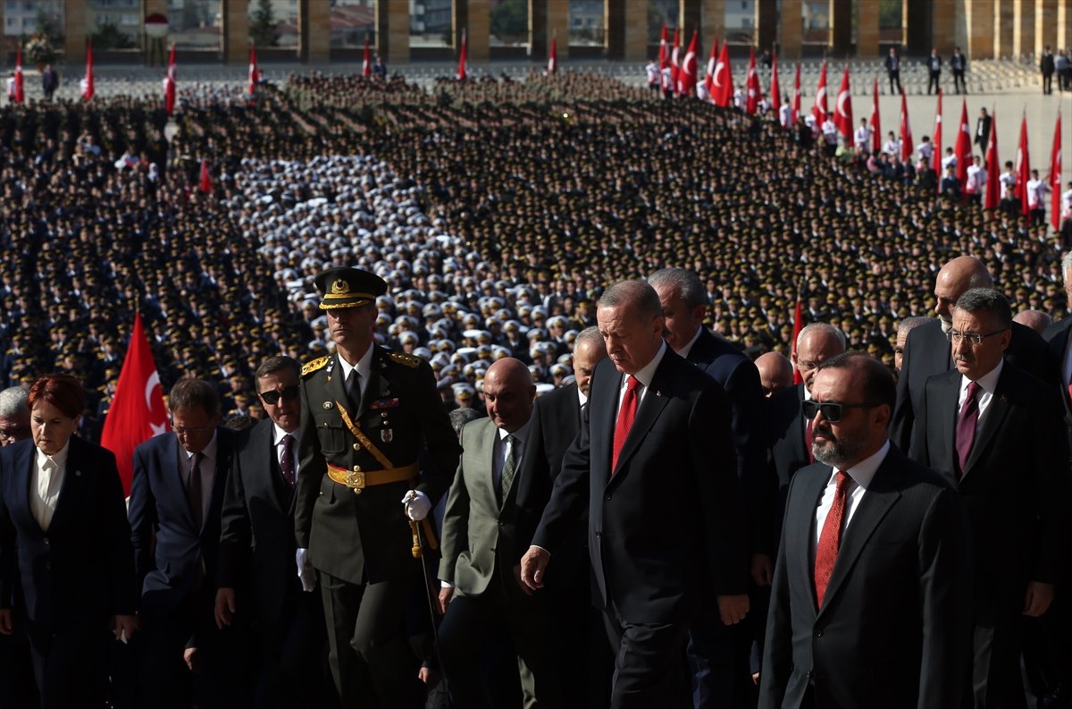 a 29 Ekim'de devlet erkânı Anıtkabir'de