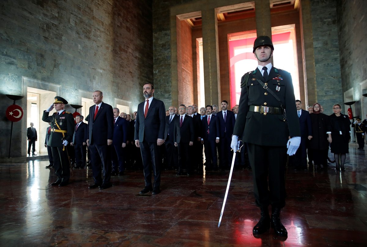 a 29 Ekim'de devlet erkânı Anıtkabir'de