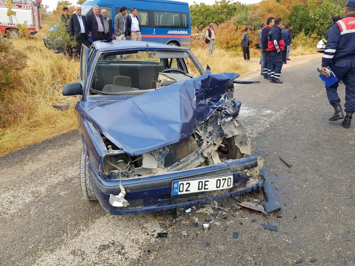 i Adıyaman'daki trafik kazasında 6 kişi yaralandı