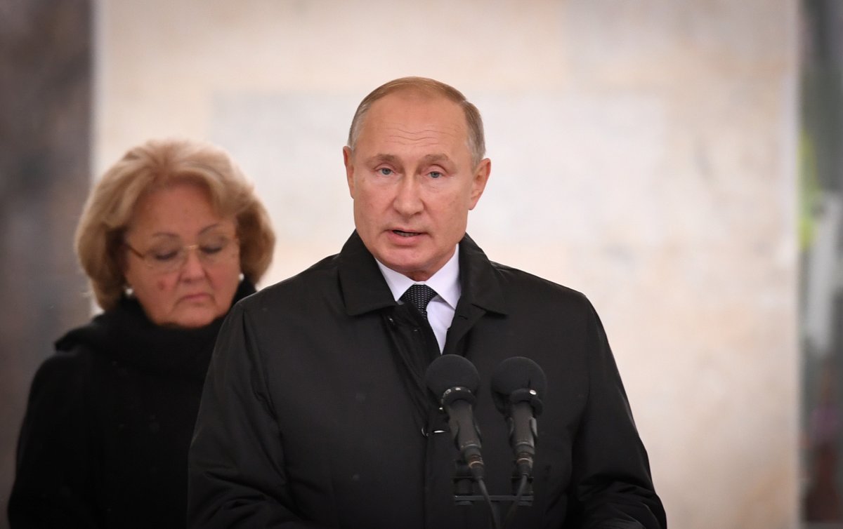 r Putin'in KGB sicili kamuoyuyla paylaşıldı