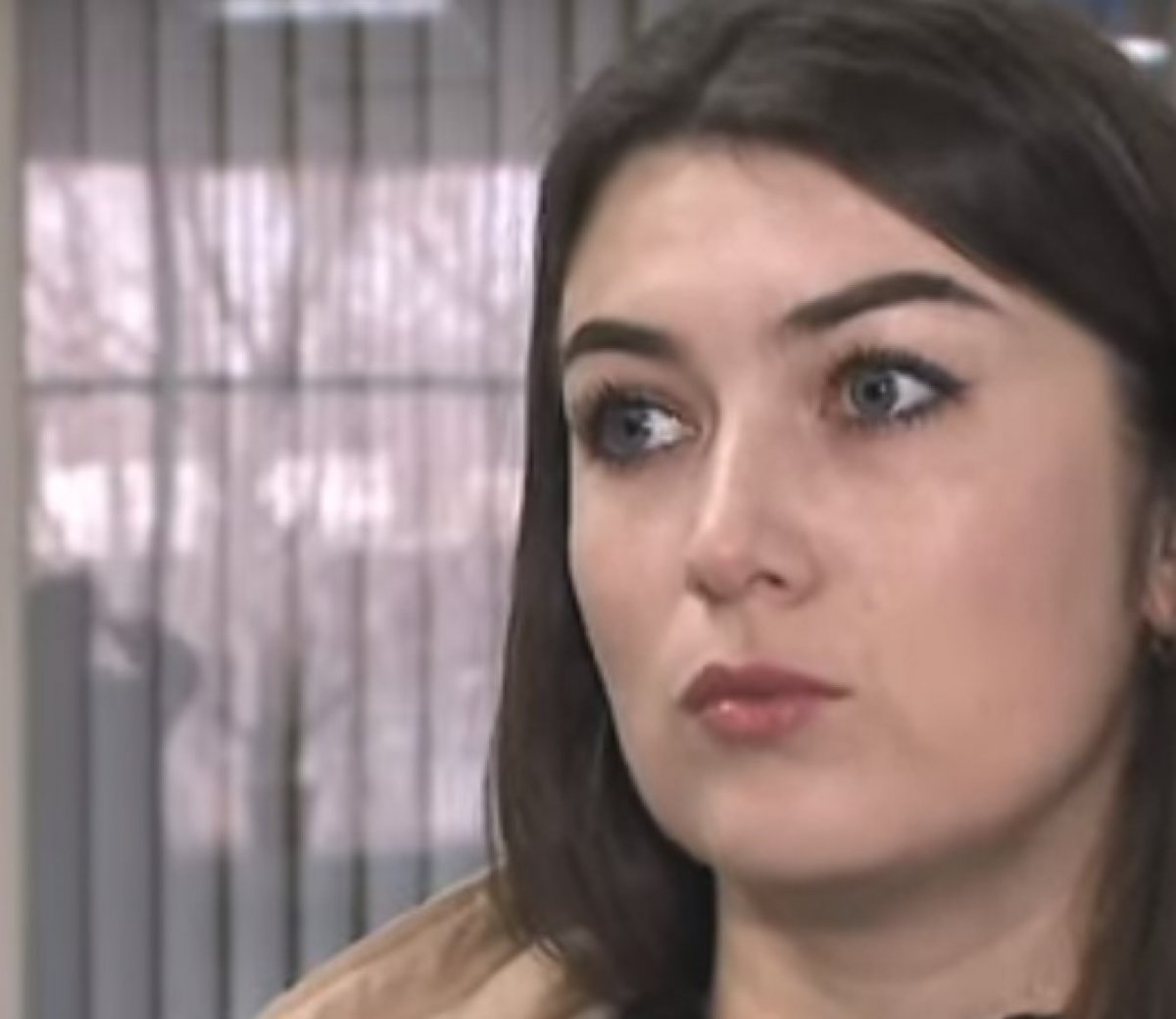 Babasının mezar taşını AVM'de gördü