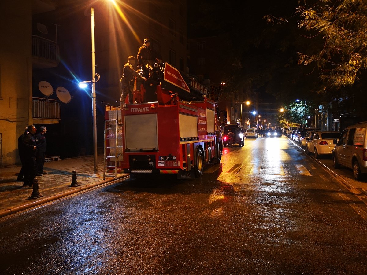 Malatya'da rehine krizini emniyet müdürü çözdü
