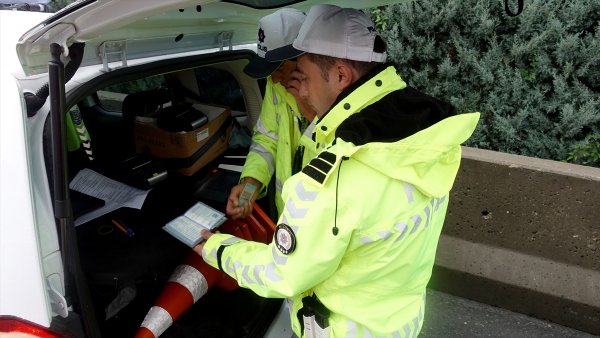 İstanbul'da ilk gün bilançosu: 63 çakarlı araç yakalandı