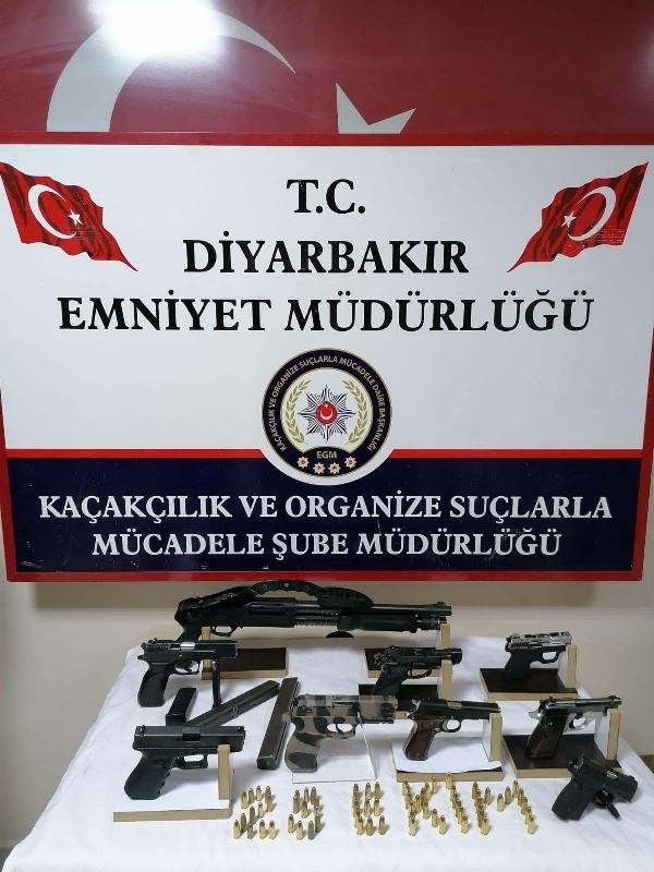 d Fuhuş çetesi çökertildi: 23 tutuklama