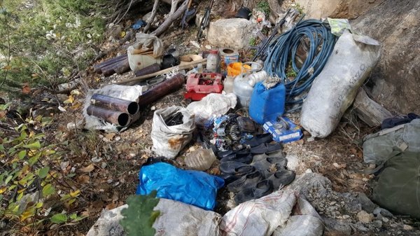 a Jandarma Erzincan'da 12 ayrı noktaya operasyon yaptı