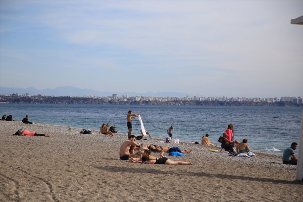 Antalya'da kasım ayı denizde geçiyor