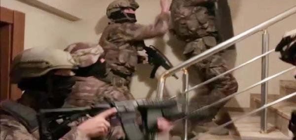 d Fuhuş çetesi çökertildi: 23 tutuklama