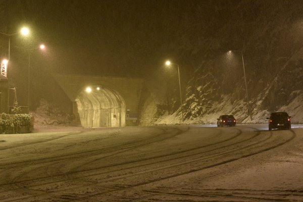 i Zigana Dağı'nda vatandaşlar karla oynadı