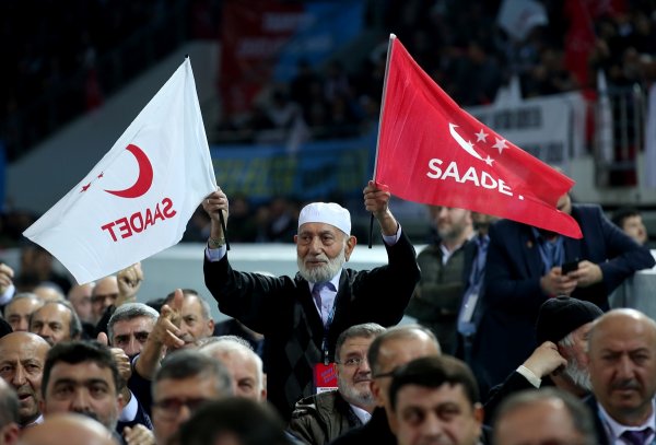 a Saadet Partisi'nde İdris Naim Şahin'e yeni görev