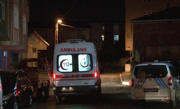 i 18 yaşındaki genç evinde ölü bulundu