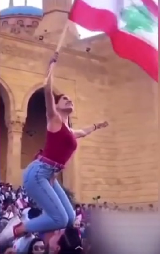 Lübnan'daki gösterilerden renkli görüntüler