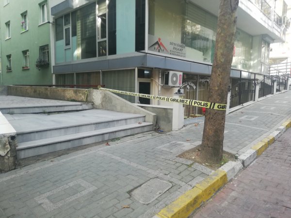 İ Avcılar'da kadın cinayeti