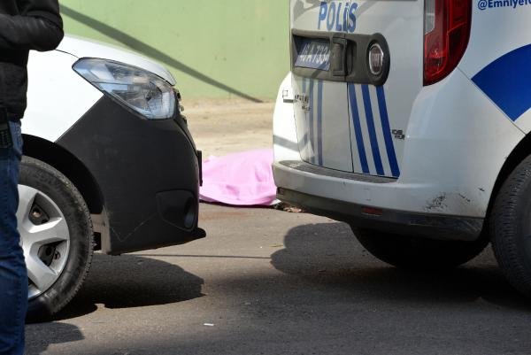 Kahramanmaraş'ta 10'uncu kattan atlayan kadın öldü