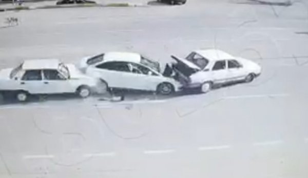 i Köpeğe çarpmamak için yavaşladı, 1 kişi öldü