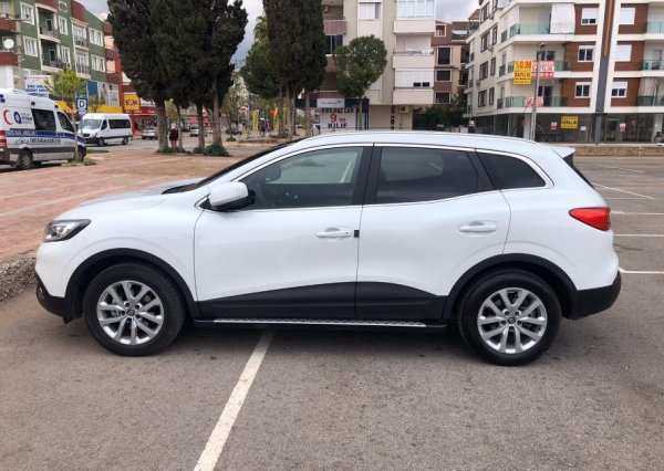 Kanser ablası için arabasını satacaktı, dolandırıldı