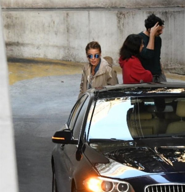 Gülben Ergen magazin muhabirlerinden kaçamadı