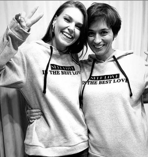 Aslı Enver'den göndermeli paylaşımlar