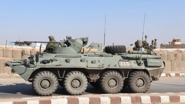 i Suriye'deki ABD üssünde artık Rus bayrağı dalgalanıyor