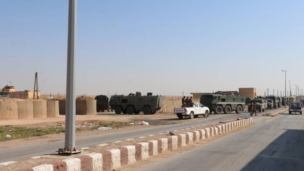 i Suriye'deki ABD üssünde artık Rus bayrağı dalgalanıyor