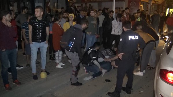 i Bursa'da otomobil ile motosiklet çarpıştı