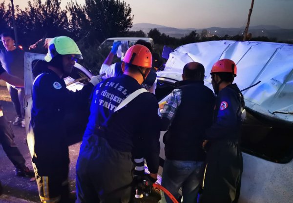 i Denizli'de takla atan araç başka araca çarptı