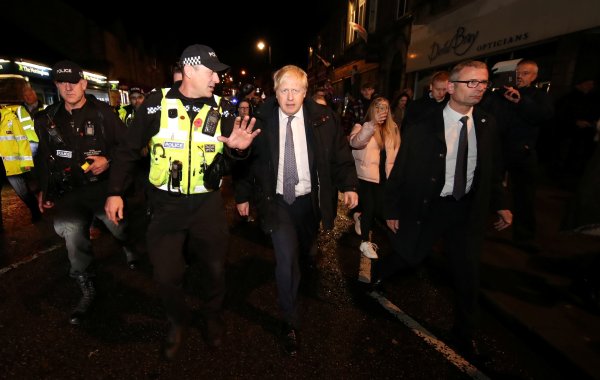 r Boris Johnson paspas yaptı