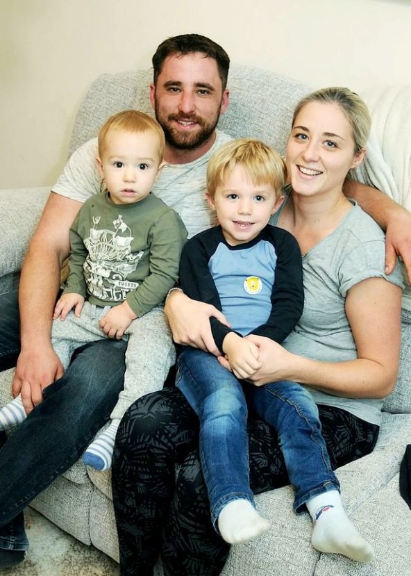 Aile yanında yaşayan dünyanın en uzun yılanı