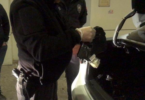 d Evden kaçtıktan sonra bulduğu kızını iki kurşunla öldürdü