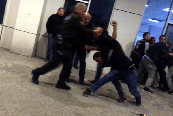 d Evden kaçtıktan sonra bulduğu kızını iki kurşunla öldürdü