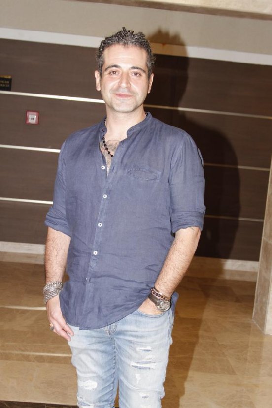 Sıla yine öpüşürken yakalandı