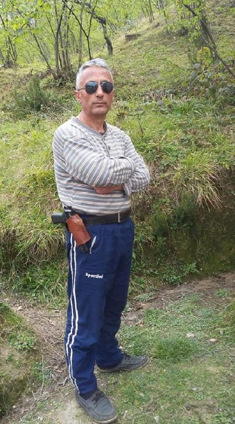 d Öldürdüğü komşusunun cenazesine katıldı