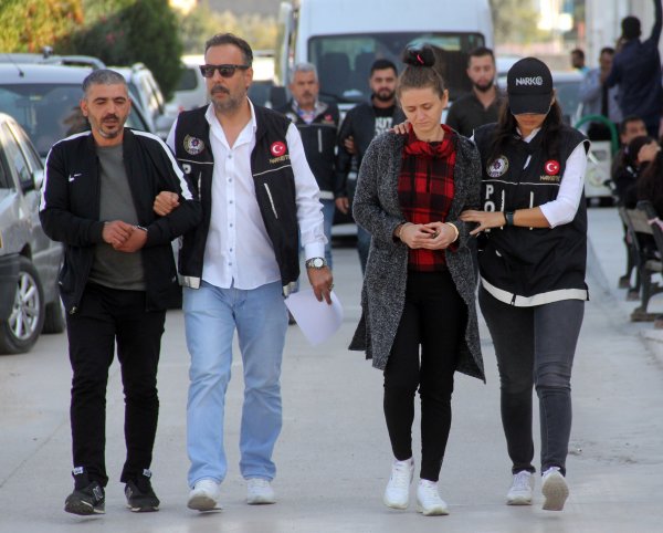 i Uyuşturucuyu 9 yaşındaki çocuğun çantasında taşıdılar