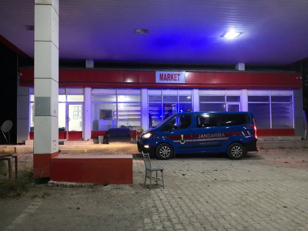 i Aksaray'da pompa görevlisi gasbedildi