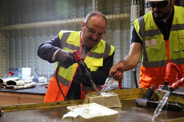 a Varank: Türkiye’yi altın imalatında öncü yapmak istiyoruz