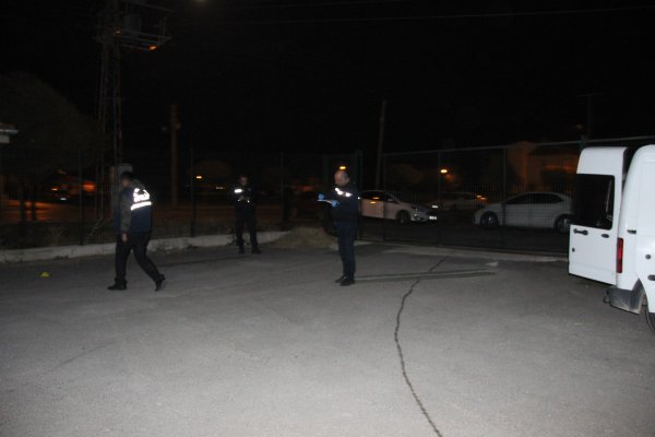 i Karaman'da bir kişi tartıştığı şoföre ateş etti