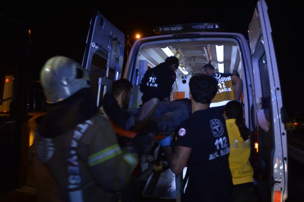 i İstanbul'da İETT otobüsü kaza yaptı