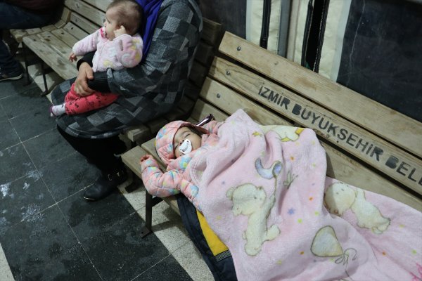 Yunan Sahil Güvenlik ekiplerinin kaçak göçmenlere ateş açtığı iddia edildi