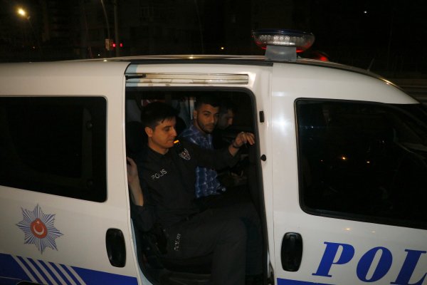 Adana'da dur ihtarına uymayan sürücü alkollü çıktı