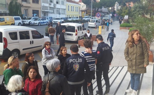 Aydın'da bir cinayet duruşması sırasında arbede yaşandı