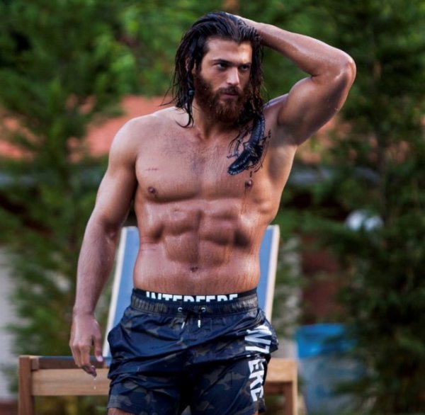 Can Yaman saçlarını satacak